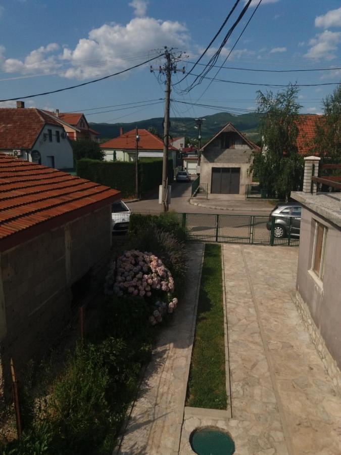 Apartman Mila I Kaja Niksic ภายนอก รูปภาพ