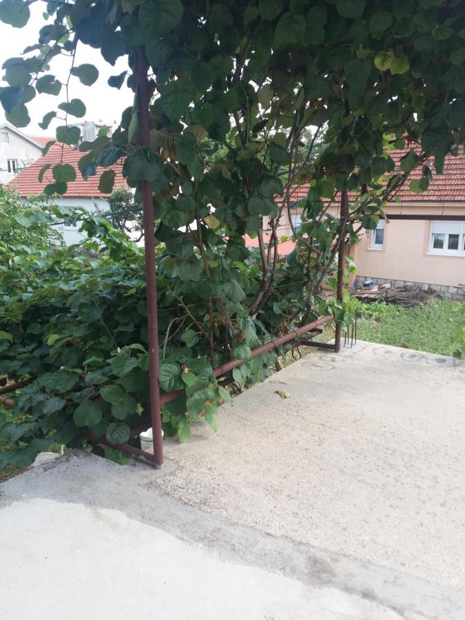 Apartman Mila I Kaja Niksic ภายนอก รูปภาพ